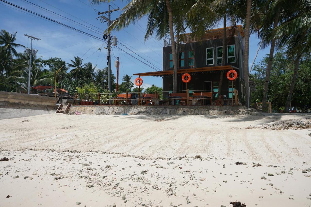 L Cafe Restobar & Lyn'S Guest House San Juan  Exterior photo