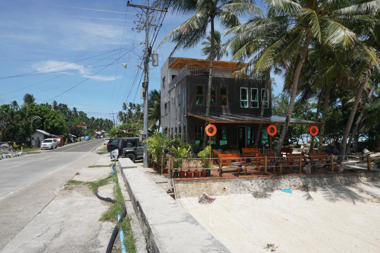 L Cafe Restobar & Lyn'S Guest House San Juan  Exterior photo